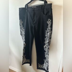 Johnny Was Cropped Baby Boot Embroidered Denim